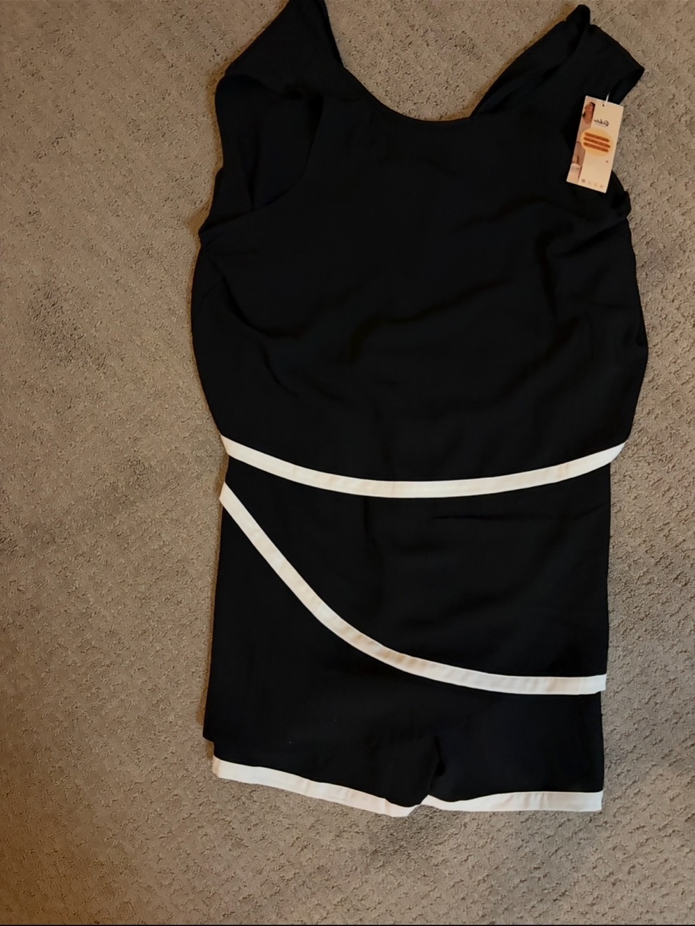 Amazon Black Strapless jumper with White Trim size xl with tags